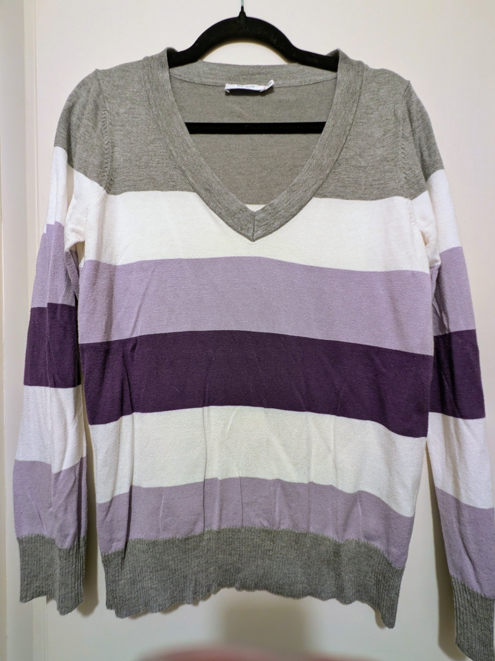 Women’s Striped V-Neck Sweater - Lavender & Gray